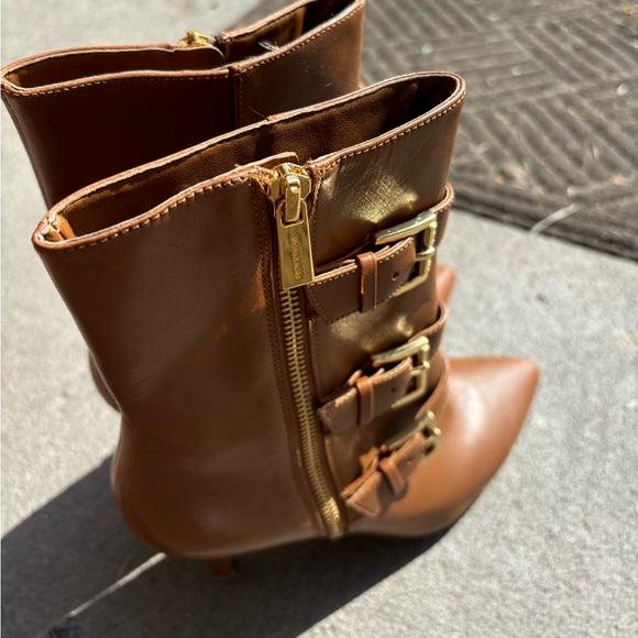 Gorgeous Brown Michael Kors Boots with Gold Zippers and Buckles - EUC Sz 6.5 - Picture 6 of 9